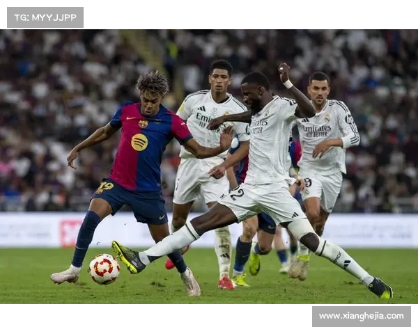 巴萨与皇马对决揭秘:西甲巅峰之战的战术博弈与激情碰撞 巴萨与皇马对决揭秘:西甲巅峰之战的战术博弈与激情碰撞